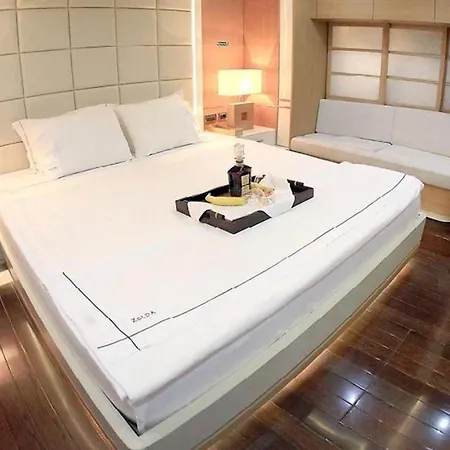 Gold 船上ホテル